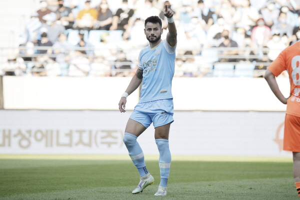 도움을 추가하며 50-50 클럽에 가입한 세징야 ⓒ대구 FC 제공 도움을 추가하며 50-50 클럽에 가입한 세징야 ⓒ대구 FC 제공