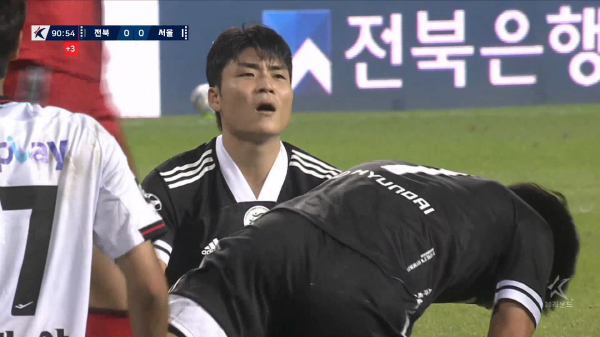 8일 전주월드컵경기장에서 열린 ‘하나원큐 K리그1 2022’ 30라운드 전북 현대와 FC서울의 경기는 0:0 무승부로 끝났다. ⓒ팀트웰브 8일 전주월드컵경기장에서 열린 ‘하나원큐 K리그1 2022’ 30라운드 전북 현대와 FC서울의 경기는 0:0 무승부로 끝났다. ⓒ팀트웰브