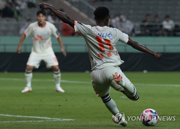 제주 유나이티드의 공격수 제르소. ⓒ연합뉴스 제주 유나이티드의 공격수 제르소. ⓒ연합뉴스