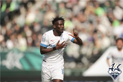 팀 내 가장 많은 득점을 기록한 아코스티 ©연합뉴스=한국프로축구연맹 제공 팀 내 가장 많은 득점을 기록한 아코스티 ©연합뉴스=한국프로축구연맹 제공