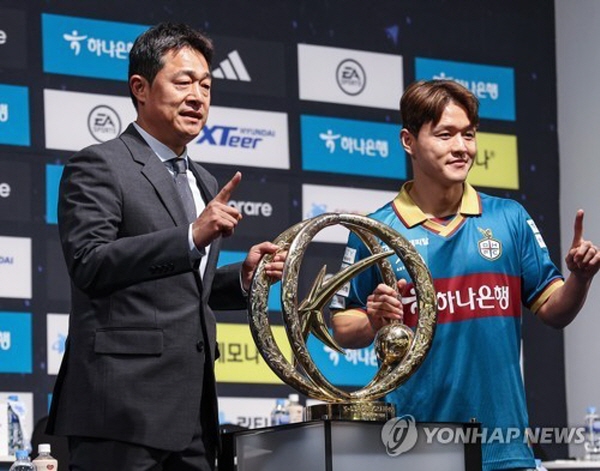 이민성 감독은 지난 2021년 대전 감독을 맡은지 두 시즌만에 팀을 승격시켰다. ⓒ연합뉴스 이민성 감독은 지난 2021년 대전 감독을 맡은지 두 시즌만에 팀을 승격시켰다. ⓒ연합뉴스