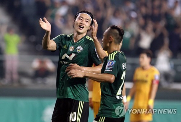 광주 FC와의 '2023 하나원큐 FA컵' 8강전에서 멀티골을 터뜨린 전북 조규성(왼쪽) ©연합뉴스=대한축구협회 제공 광주 FC와의 '2023 하나원큐 FA컵' 8강전에서 멀티골을 터뜨린 전북 조규성(왼쪽) ©연합뉴스=대한축구협회 제공