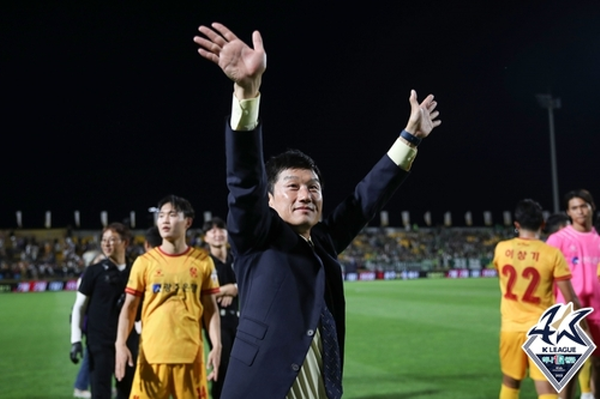 광주FC의 '효버지' 이정효 감독이 홈에서 승점 3점을 노린다. ©연합뉴스=한국프로축구연맹 제공 광주FC의 '효버지' 이정효 감독이 홈에서 승점 3점을 노린다. ©연합뉴스=한국프로축구연맹 제공