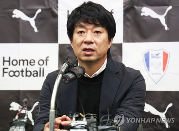 최근 2승 3무 1패로 팀 분위기 끌어올린 수원 삼성 블루윙즈 김병수 감독은 2연승을 바라본다. ⓒ연합뉴스 최근 2승 3무 1패로 팀 분위기 끌어올린 수원 삼성 블루윙즈 김병수 감독은 2연승을 바라본다. ⓒ연합뉴스