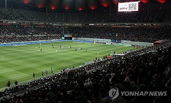 ‘4년 연속 파이널 B’, ‘유료 관중 40만 돌파’ 다사다난했던 서울 ©연합뉴스 ‘4년 연속 파이널 B’, ‘유료 관중 40만 돌파’ 다사다난했던 서울 ©연합뉴스