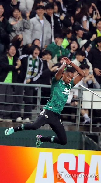 지난 14일 데뷔전인 ACL (아시안챔피언스리그)16강 포항 상대로 득점을 기록한 에르난데스 © 연합뉴스 제공
