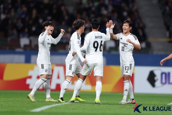 울산 HD 호랑이가 21일 2023-2024 시즌 아시아축구연맹(AFC) 챔피언스리그(ACL) 16강 2차전에서 반포레 고후(일본)를 2:1로 완파하며 8강 진출에 성공했다. ⓒ연합뉴스=한국프로축구연맹 제공 울산 HD 호랑이가 21일 2023-2024 시즌 아시아축구연맹(AFC) 챔피언스리그(ACL) 16강 2차전에서 반포레 고후(일본)를 2:1로 완파하며 8강 진출에 성공했다. ⓒ연합뉴스=한국프로축구연맹 제공