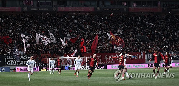 지난 시즌 300만 유료 관중의 흥행 대성공을 거둔 리그가 돌아오는 2024시즌부터 선수제도에 변화를 준다. ©연합뉴스 제공 지난 시즌 300만 유료 관중의 흥행 대성공을 거둔 리그가 돌아오는 2024시즌부터 선수제도에 변화를 준다. ©연합뉴스 제공