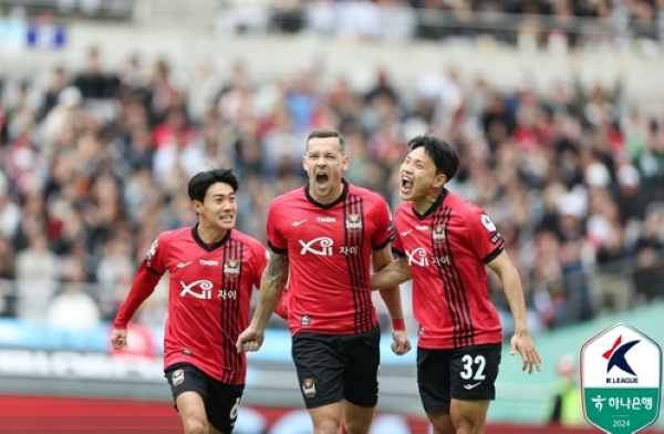 16일 열린 하나원큐 K리그1 2024 3라운드 FC서울과 제주 유나이티드의 경기에서 득점한 뒤 포효하는 서울의 일류첸코 ©연합뉴스=한국프로축구연맹 제공 16일 열린 하나원큐 K리그1 2024 3라운드 FC서울과 제주 유나이티드의 경기에서 득점한 뒤 포효하는 서울의 일류첸코 ©연합뉴스=한국프로축구연맹 제공
