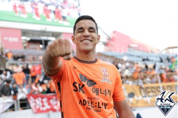 울산 원정에서 팀내 최다 득점자인 유리 조나탄이 득점을 노린다 ©연합뉴스=한국프로축구연맹 제공 울산 원정에서 팀내 최다 득점자인 유리 조나탄이 득점을 노린다 ©연합뉴스=한국프로축구연맹 제공